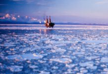 Offshore Platform in the Sea Ice - Photo: Bureau of Safety and Environmental Enforcement BSEE/ Public Domain Work