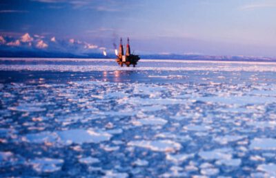 Offshore Platform in the Sea Ice - Photo: Bureau of Safety and Environmental Enforcement BSEE/ Public Domain Work